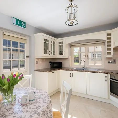 Gasthuis The Old Schoolhouse Of Warren Boutique 4*