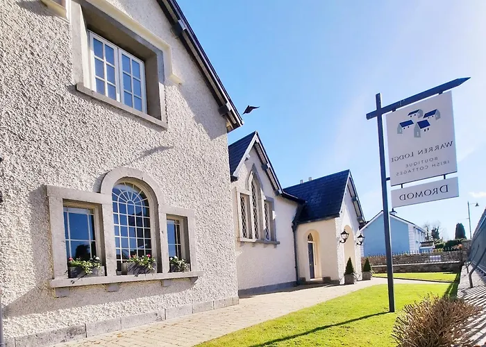 The Old Schoolhouse Of Warren Boutique